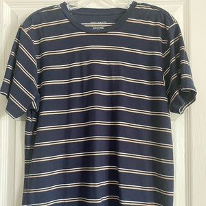 Pinstripe Billabong Tee. Mens M